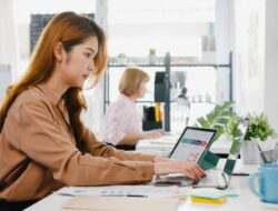 Sering Duduk Seharian? Waspadai Sedentary Lifestyle dan Risikonya